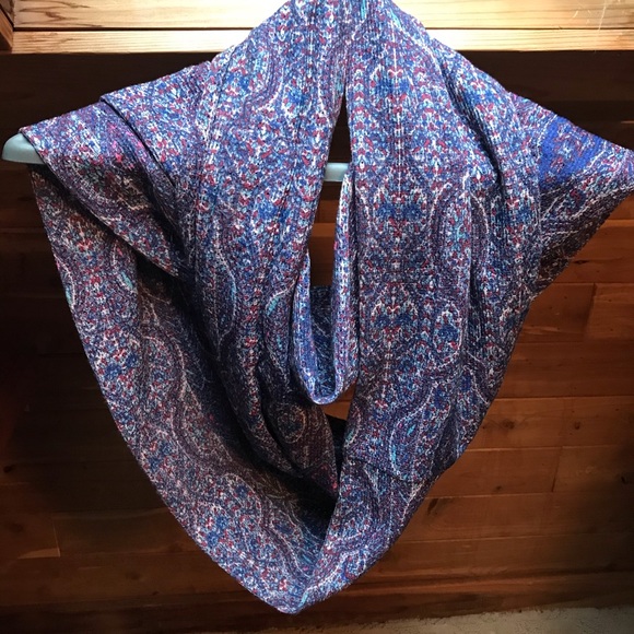 Accessories - Long multi-colored infinity scarf